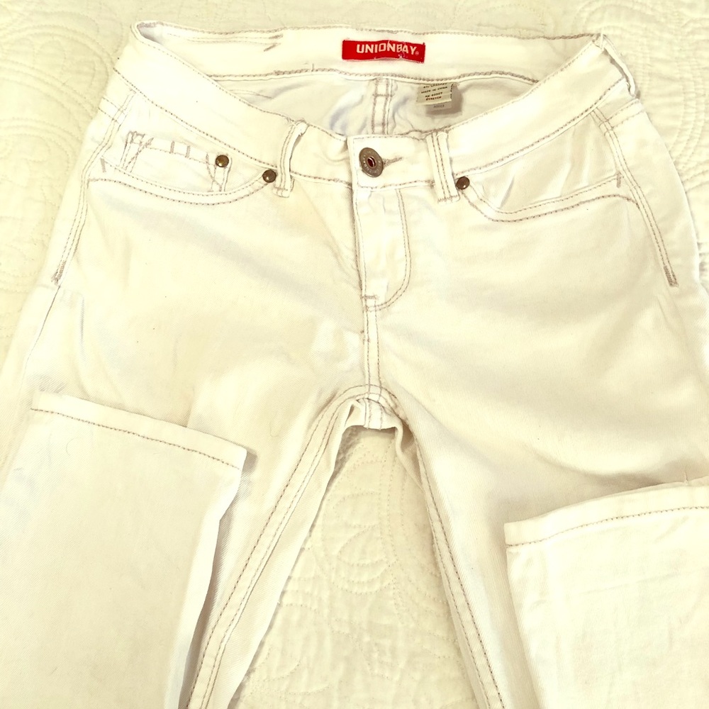 ❤️UnionBay white denim stretch jeans